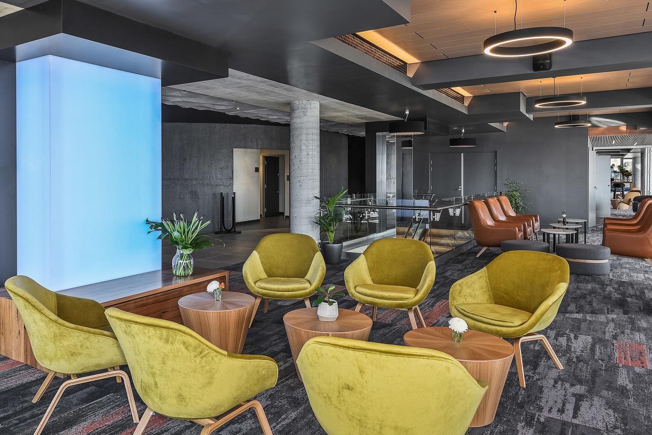 Peppers Silo Hotel Launceston Ngoại thất bức ảnh The lounge at the airport