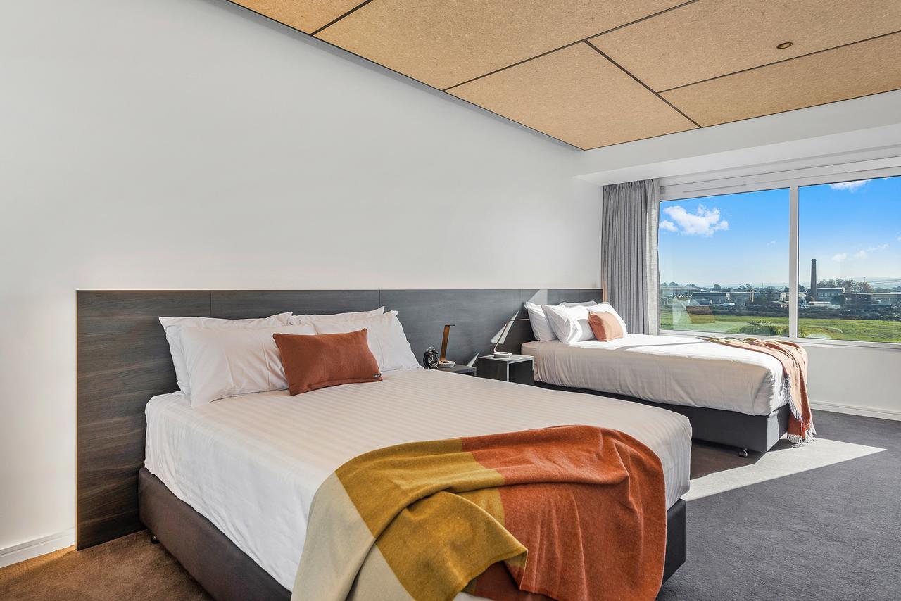 Peppers Silo Hotel Launceston Ngoại thất bức ảnh A bedroom at the hotel